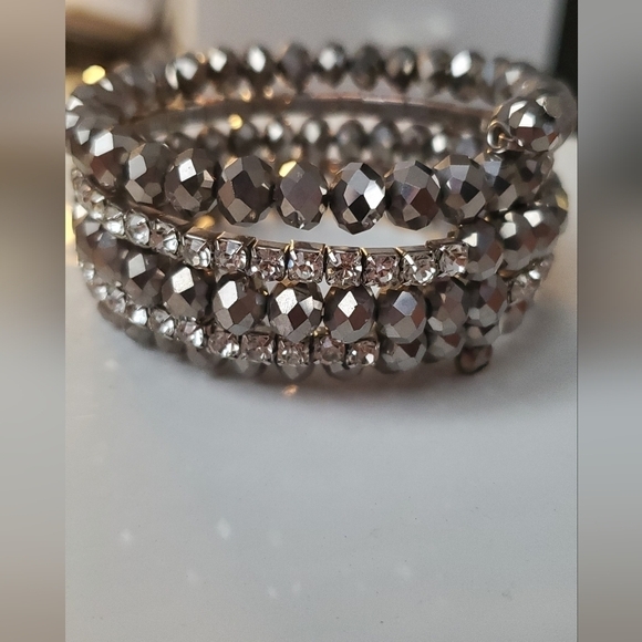 Drawstring Wire shimmering Beads Bracelet 🌴 - Picture 2 of 12